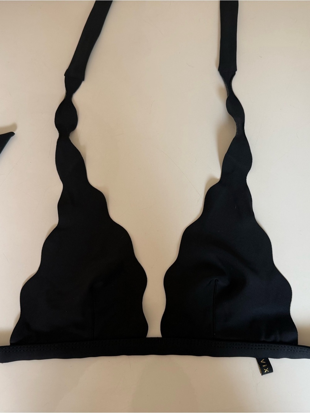 VIX Scalloped Triangle Bikini Top - Black